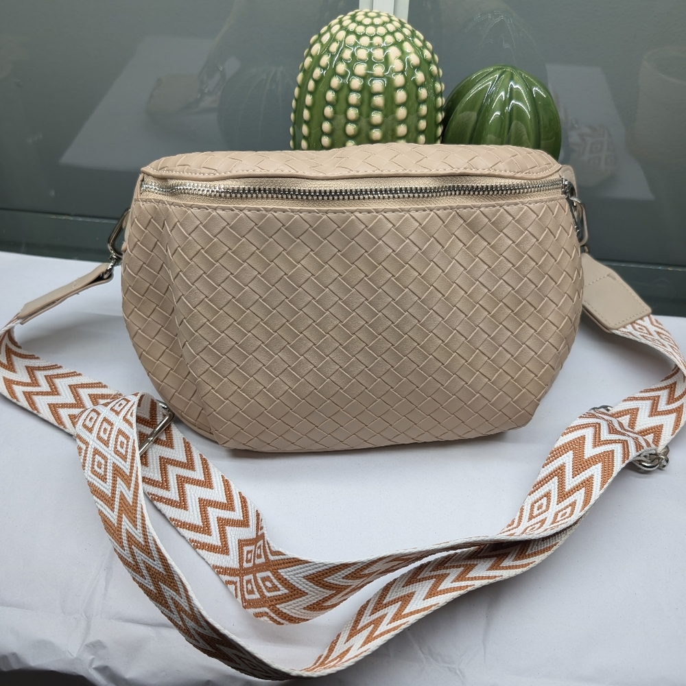 Woven Tan Crossbody Bag W/Guitar Strap